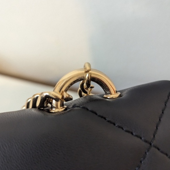 Badgley Mischka Black Large Chain Crossbody Bag with Big Diamond Quilting - Picture 9 of 11